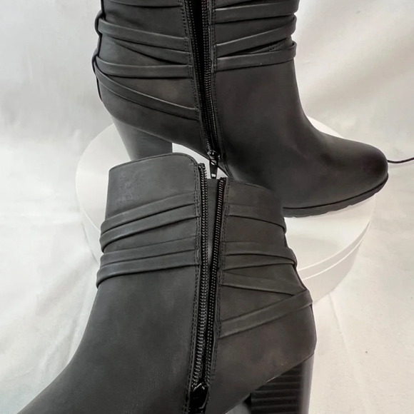 Women’s White Mountain Faux Suede Bootie - 9W - BLACK - NEW in Box - Picture 8 of 11